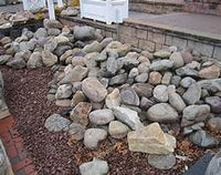 GARDEN ACCENT BOULDERS HALF PALLET