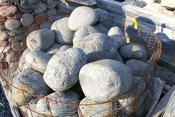 GARDEN ACCENT BOULDERS HALF PALLET